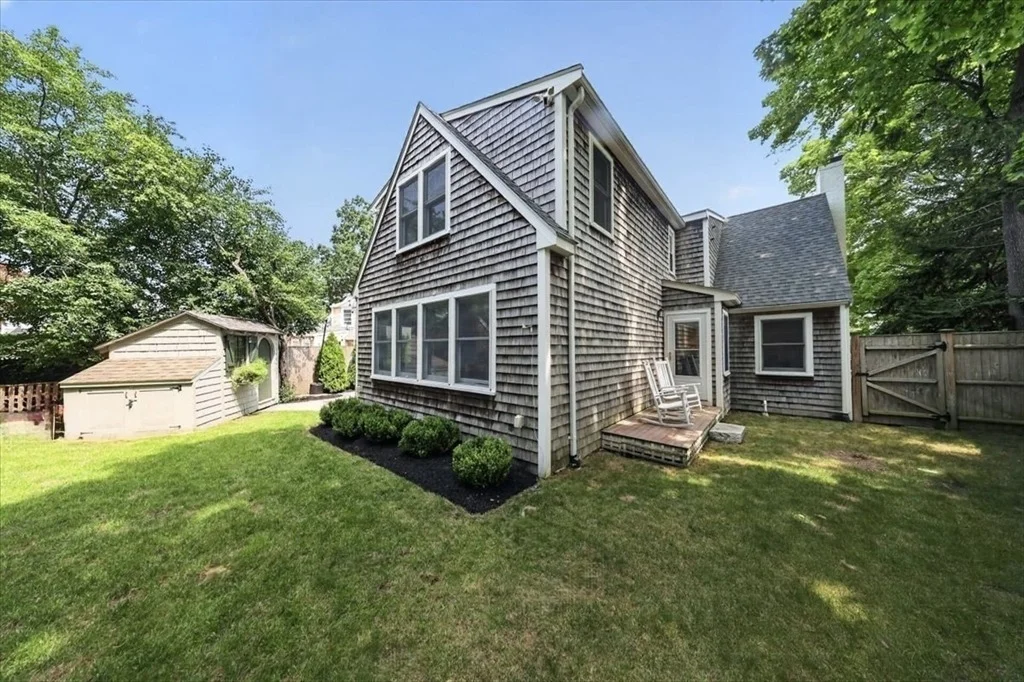 Photo of 14 Bradley Woods Dr