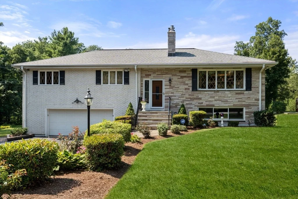 Photo of 15 Hobbs Brook Rd