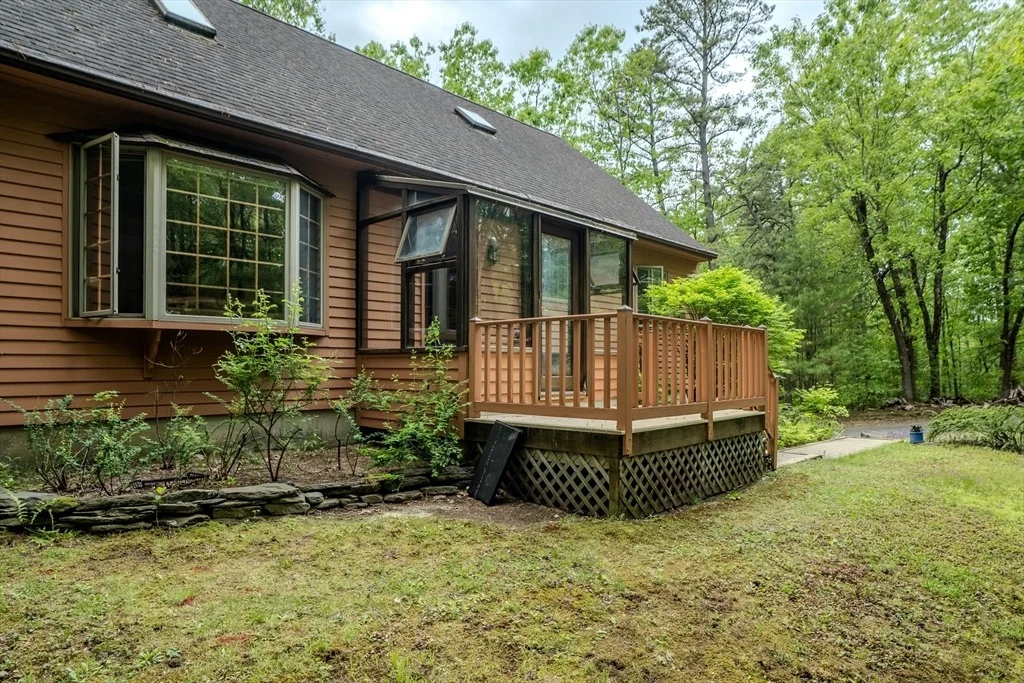 Photo of 102 Larkspur Dr