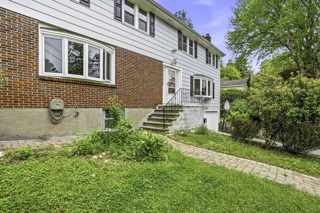 Photo of 57 Lanewood Ave