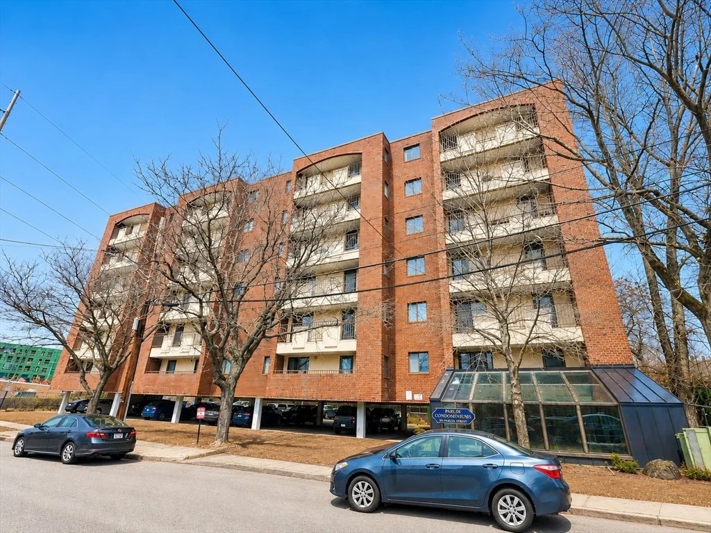 Photo of Unit 207 at 39 Parlin St
