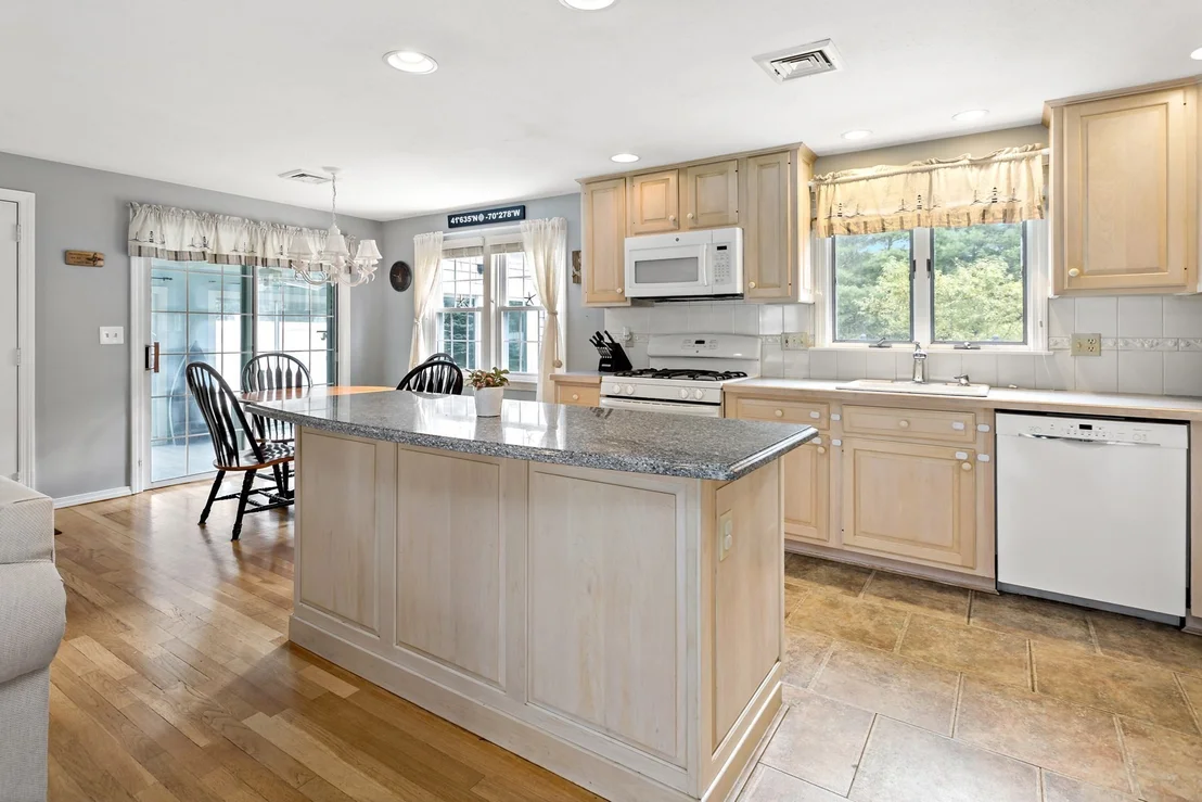 Photo of 348 Prince Hinckley Road