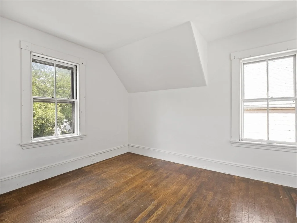 Photo of 27 Alpine St