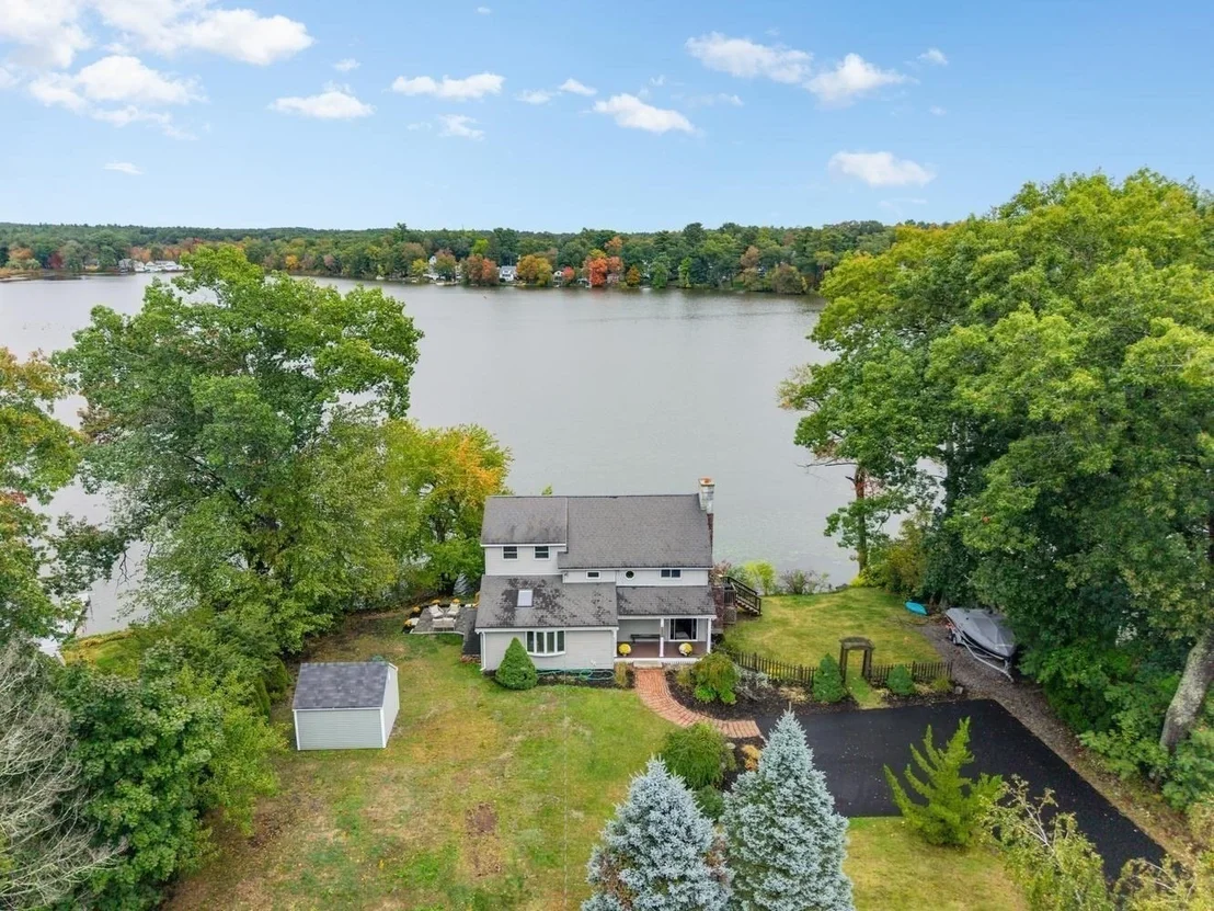 Photo of 35 Lakeside Blvd