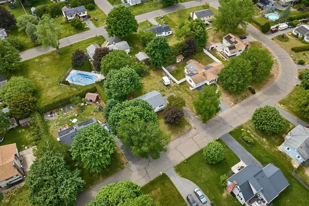 Photo of 10 Robin Rd