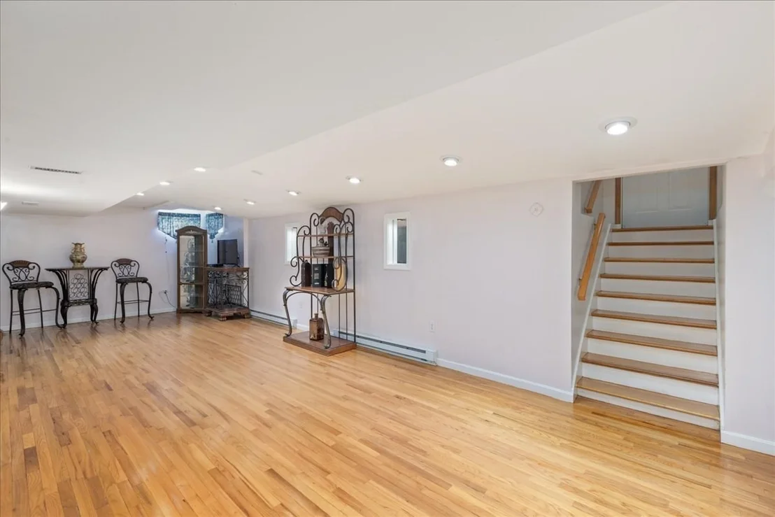 Photo of 8 Hunter Ave