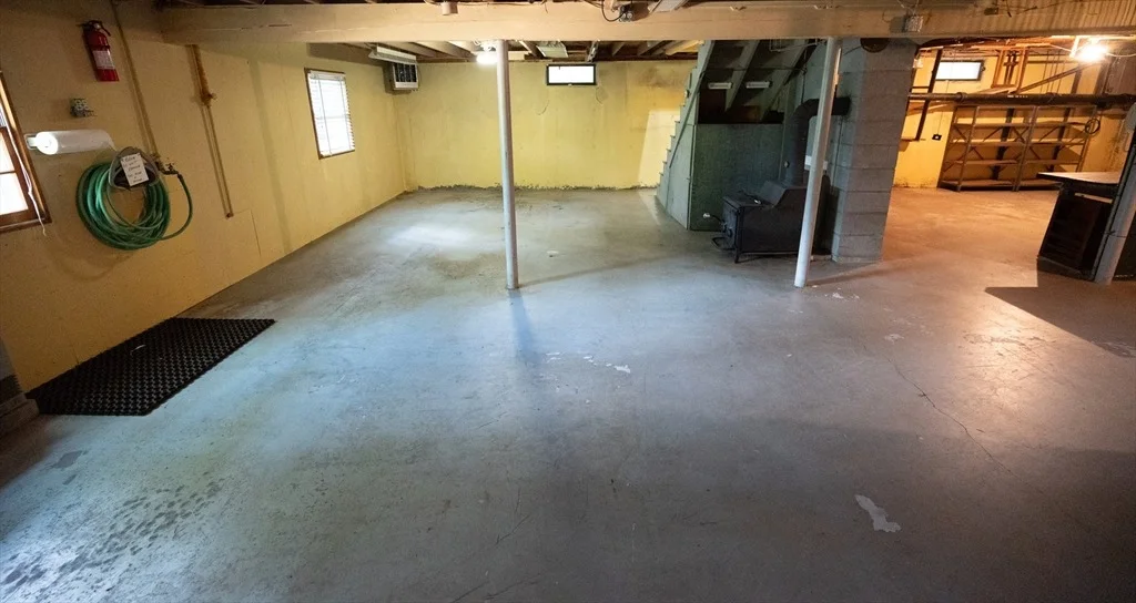 Photo of 320 Fort Pond Rd