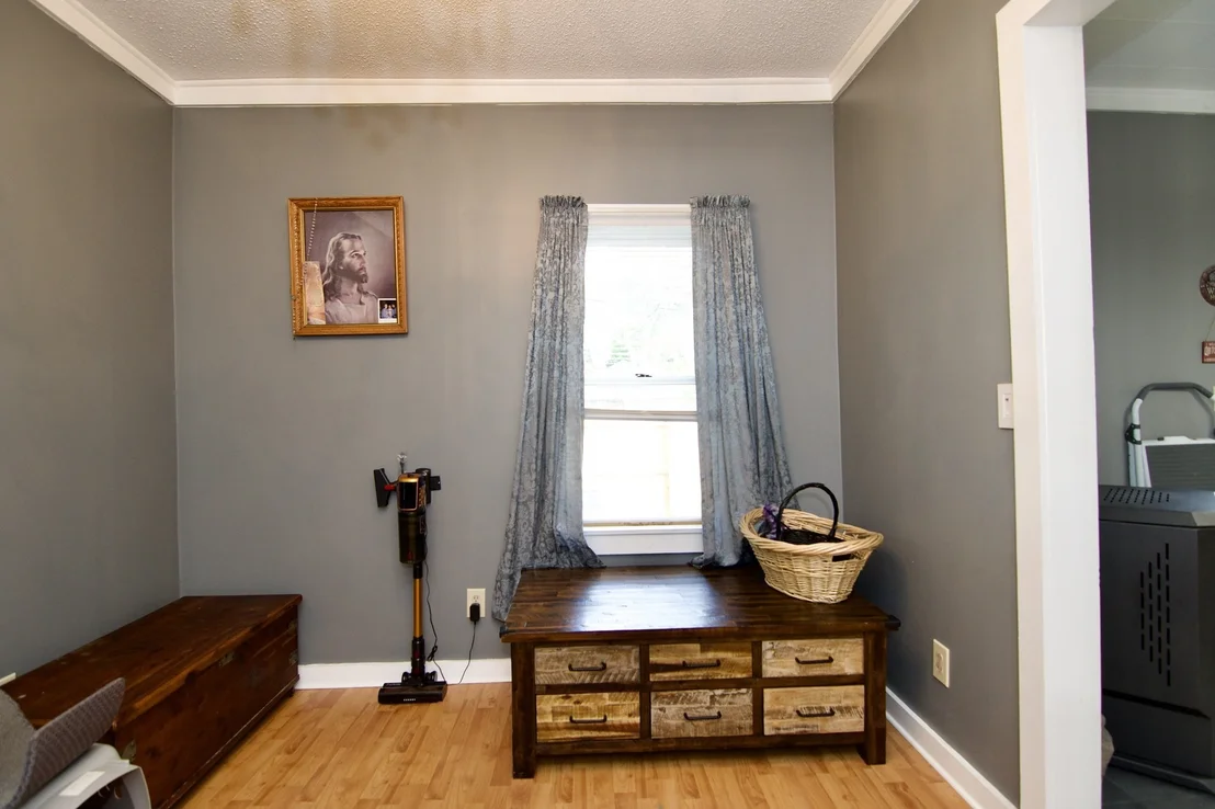 Photo of 35 Thayer Ave