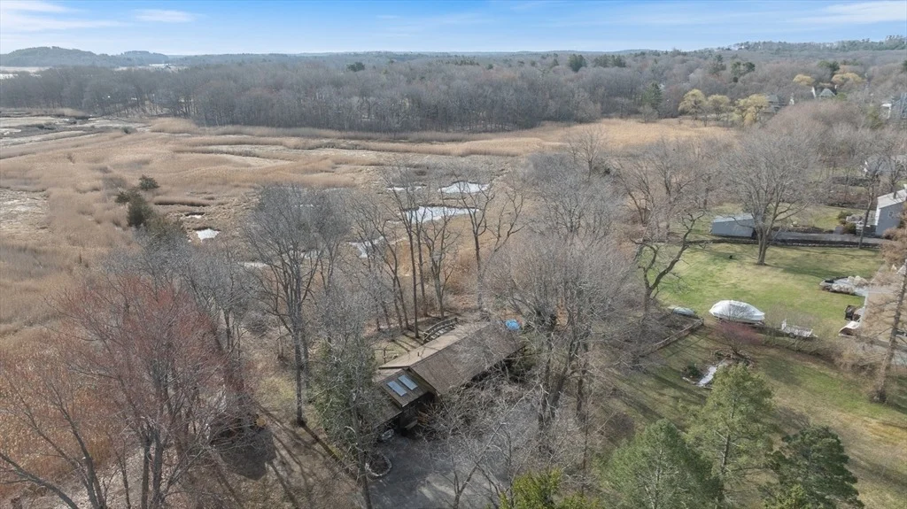 Photo of 33 Jeffreys Neck Rd