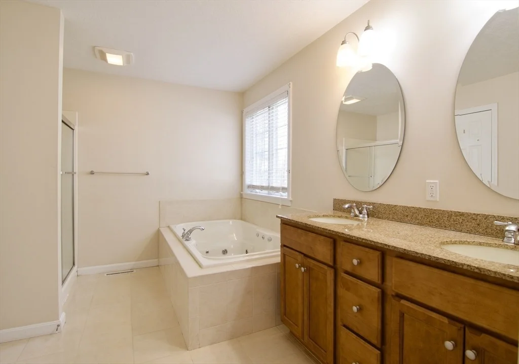 Photo of 114 Barrington Dr