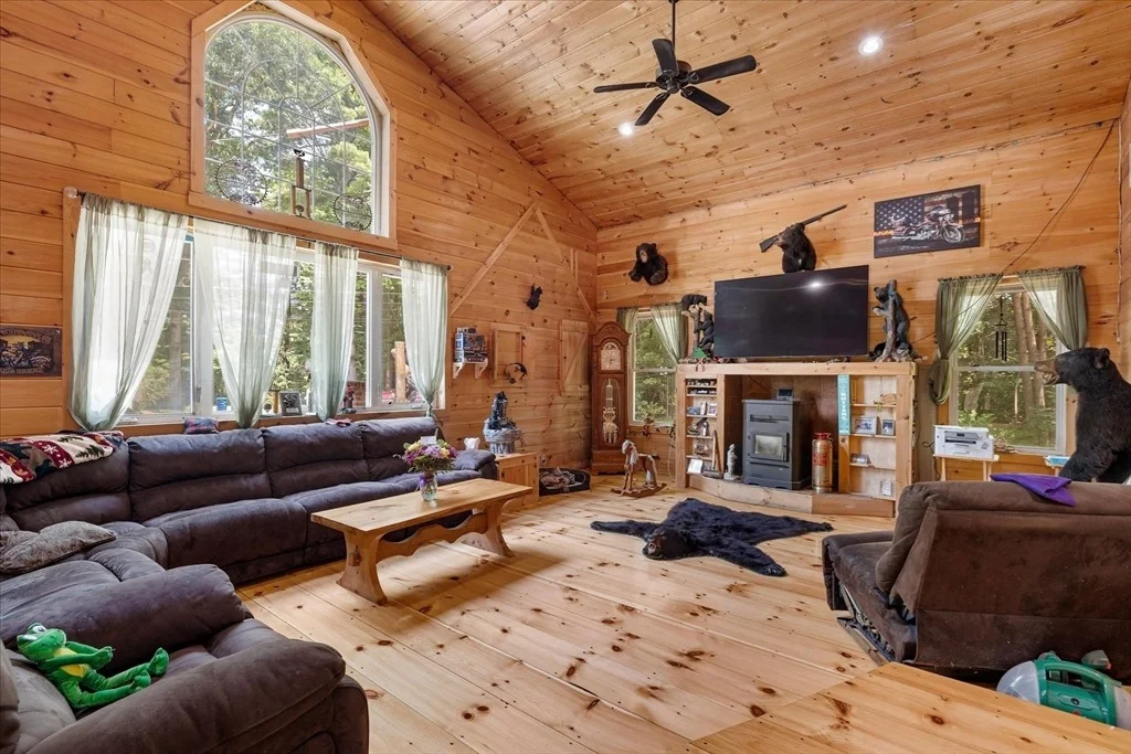 Photo of 8 Oakwood Rd