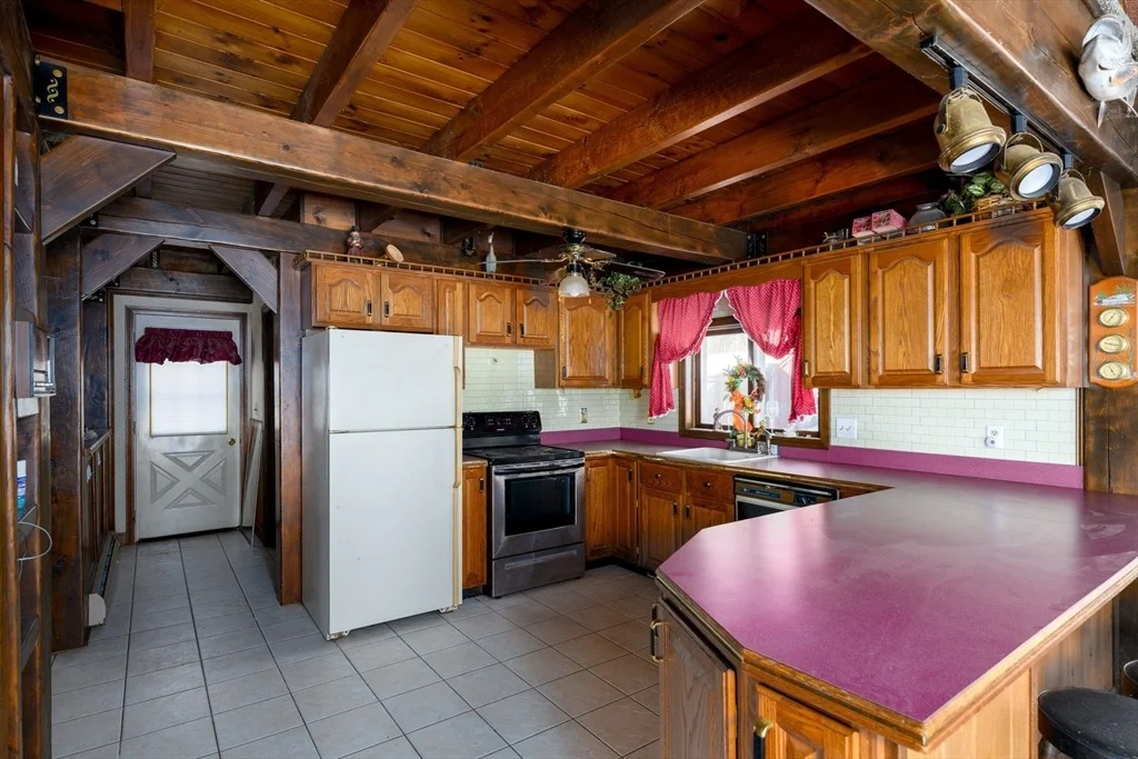 Photo of 375 Belchertown Rd