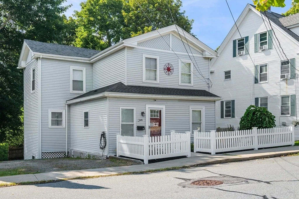 Photo of 10 Lafayette Rd