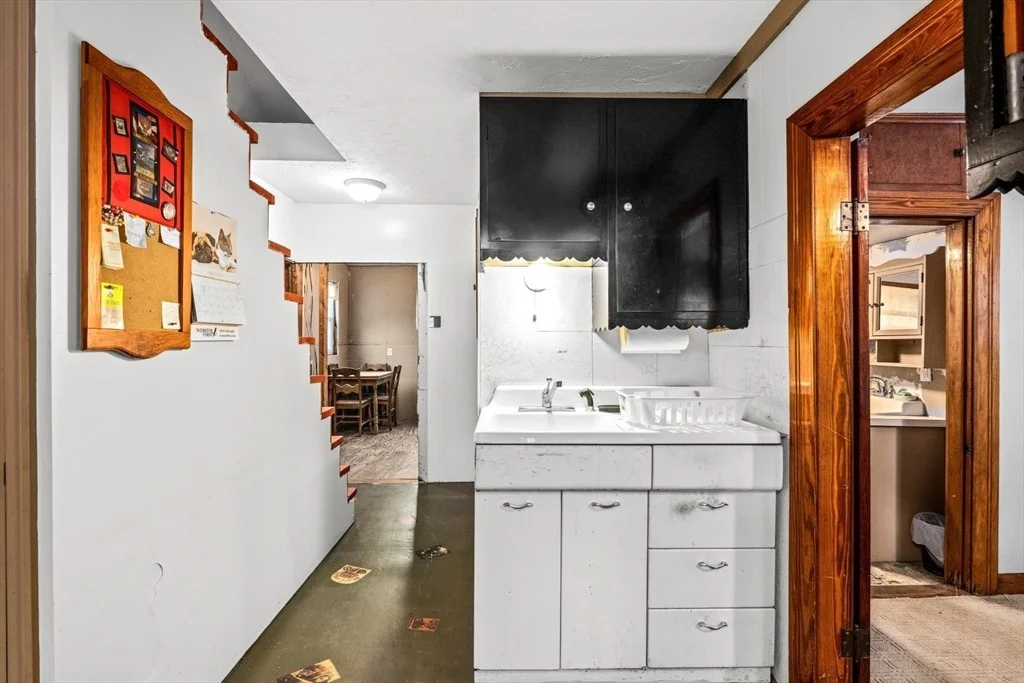 Photo of 8 Rawson Ave.