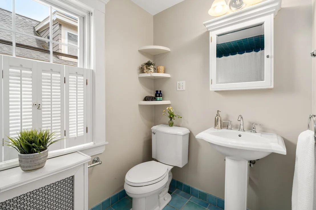 Photo of 1200 Brook Road