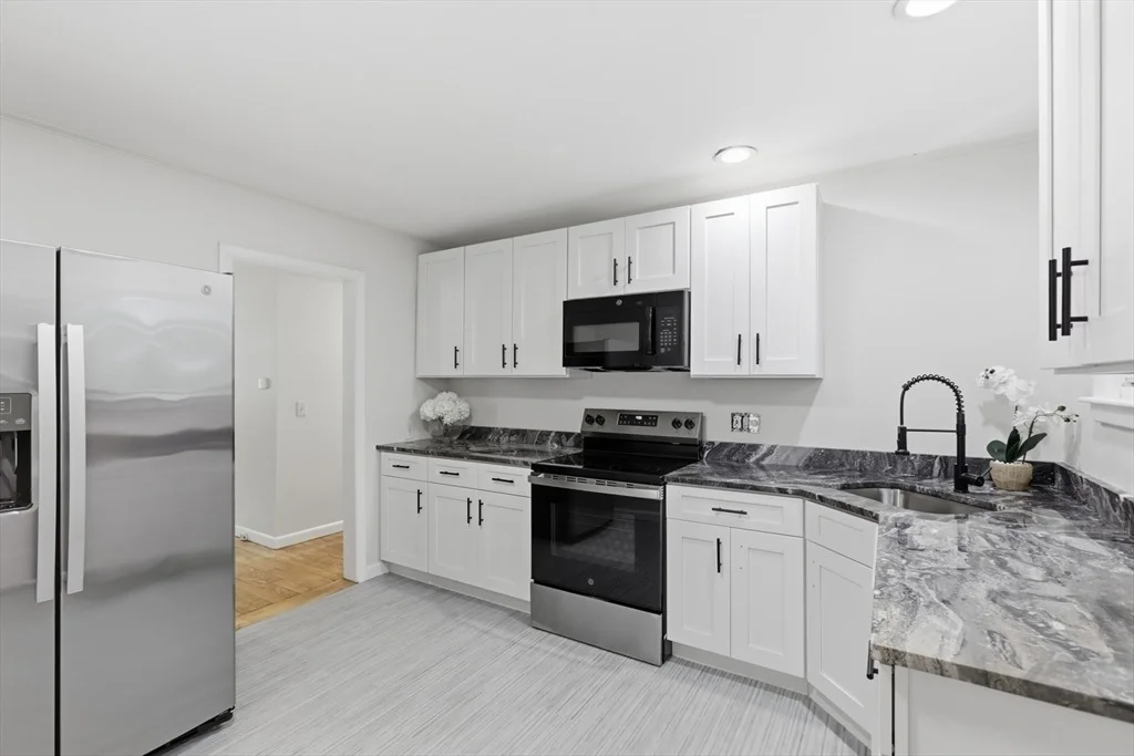 Photo of 1007 Boston Rd
