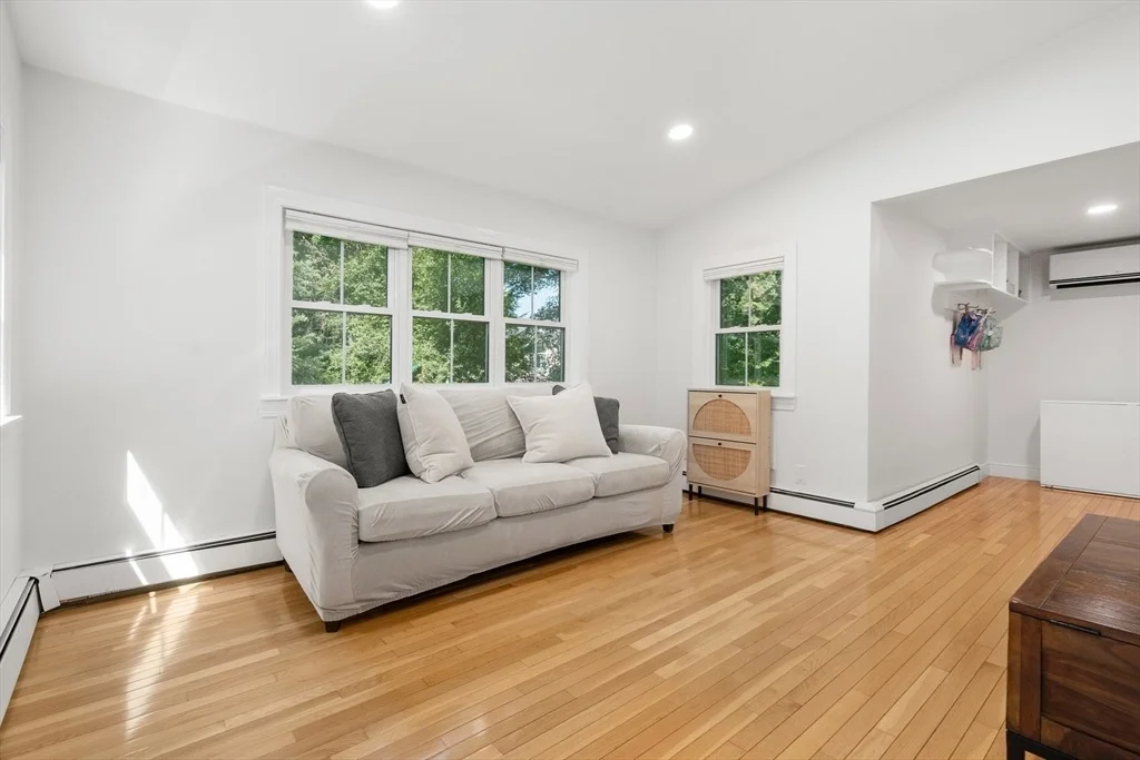 Photo of 14 Fuller Brook Ave