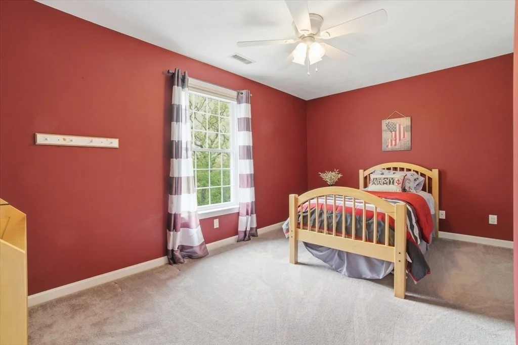 Photo of 18 Oakridge Dr