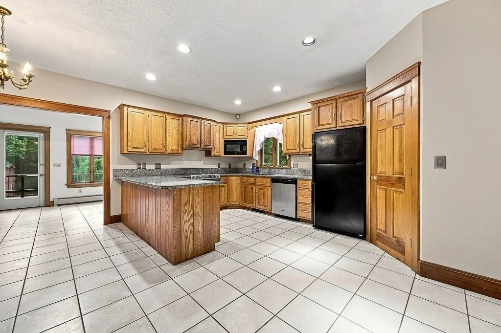 Photo of 176 Putnam Rd