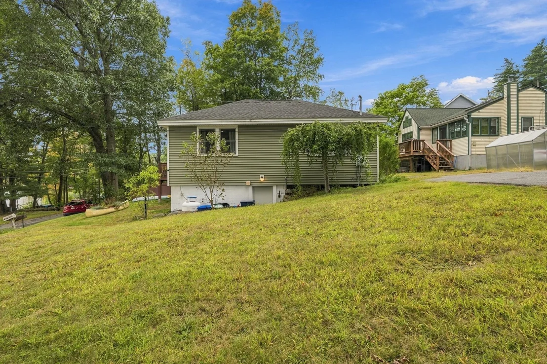 Photo of 39 Lakeview Dr