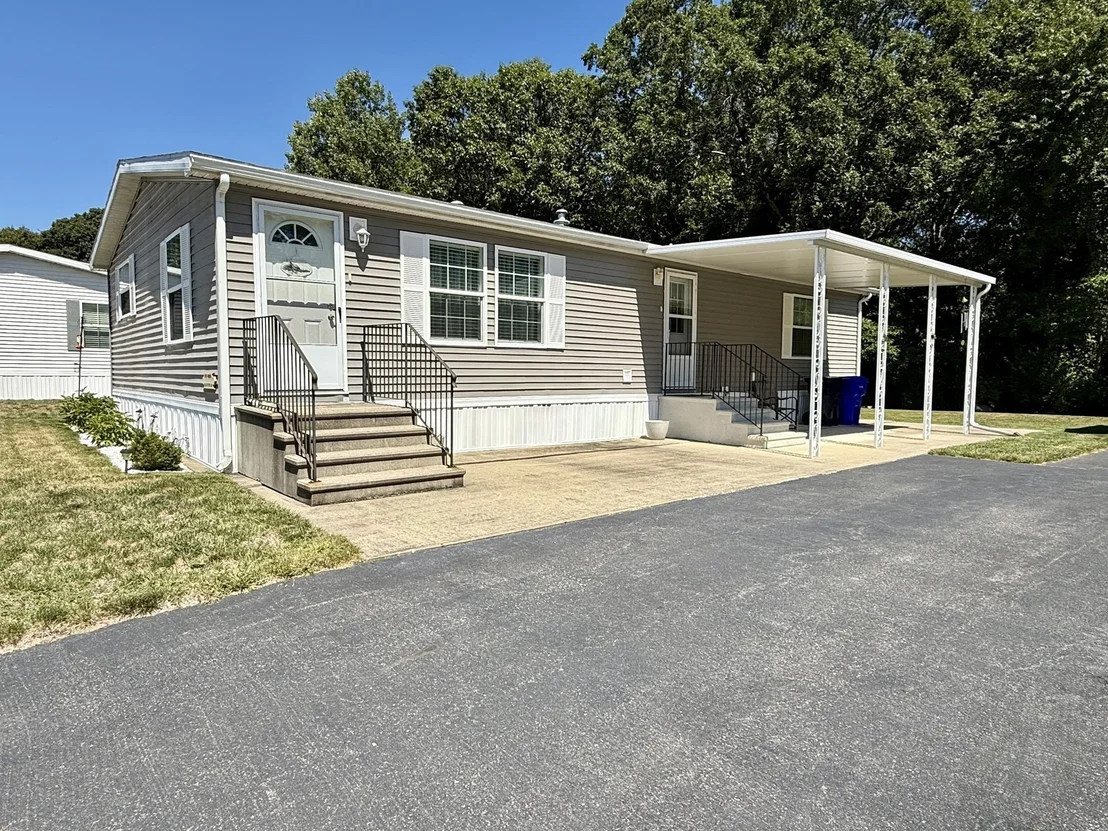 Photo of 156 Vineyard Drive