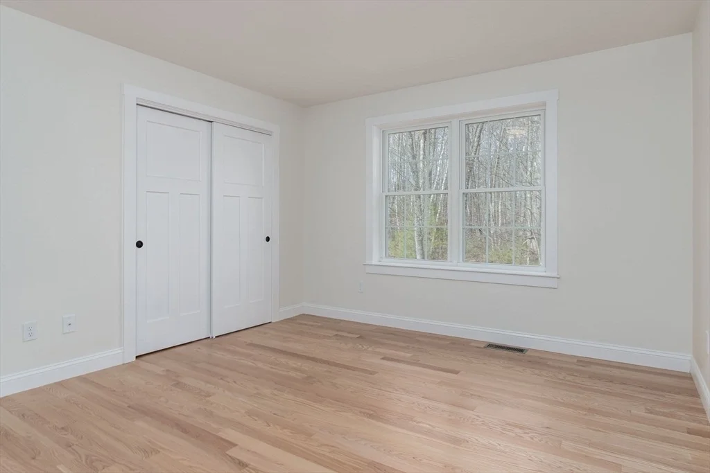 Photo of 76 Robin Hill Rd