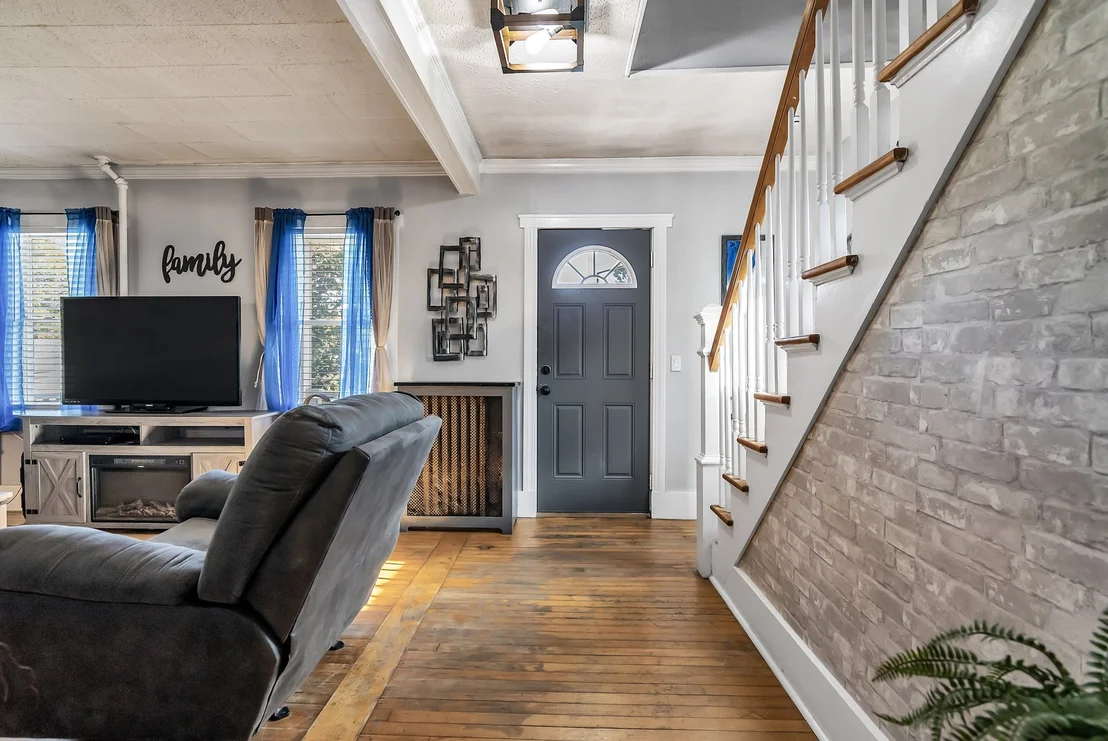 Photo of 100 Clover St
