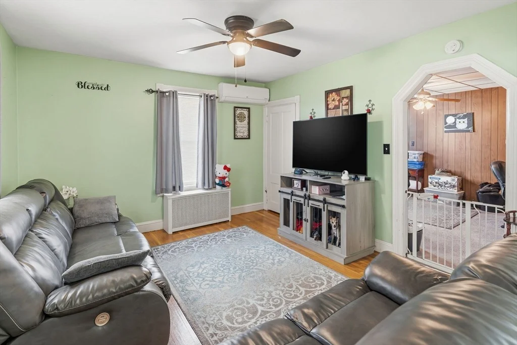 Photo of 83 4th Ave