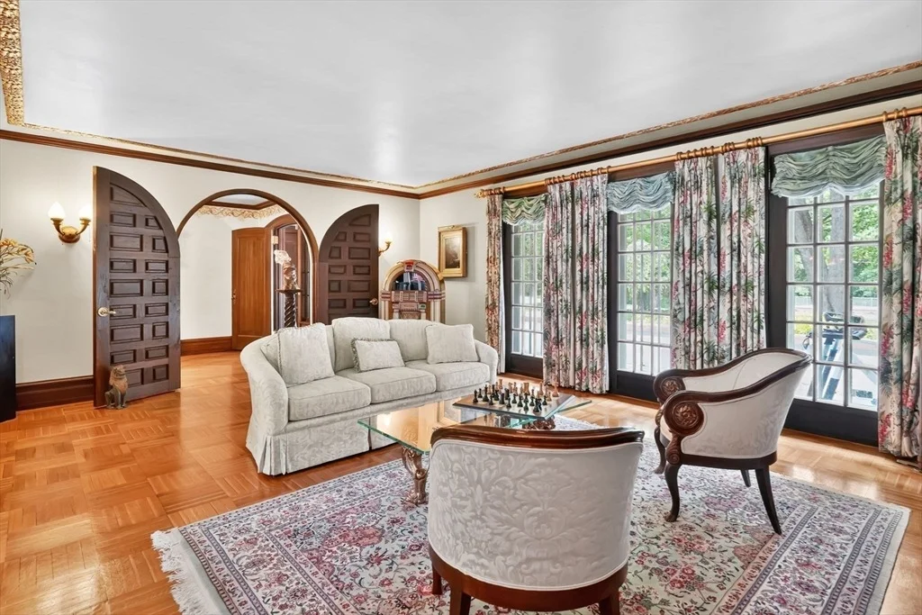 Photo of 135 Forest Glen Rd