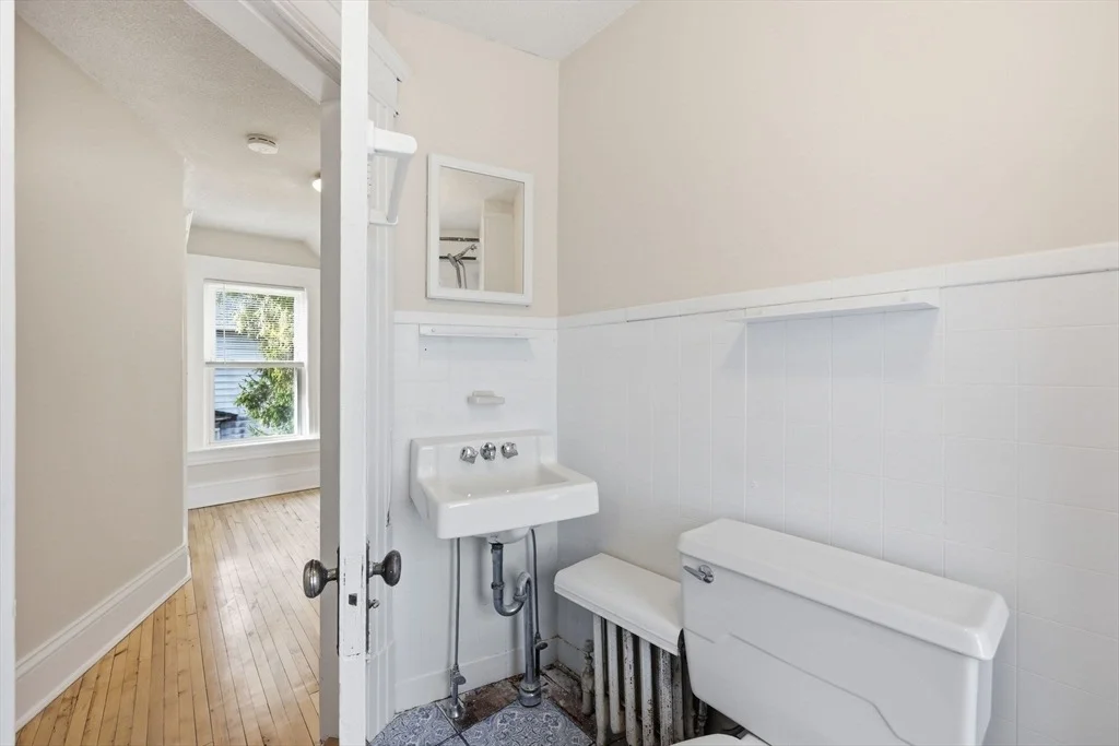 Photo of 32 Allen Ave