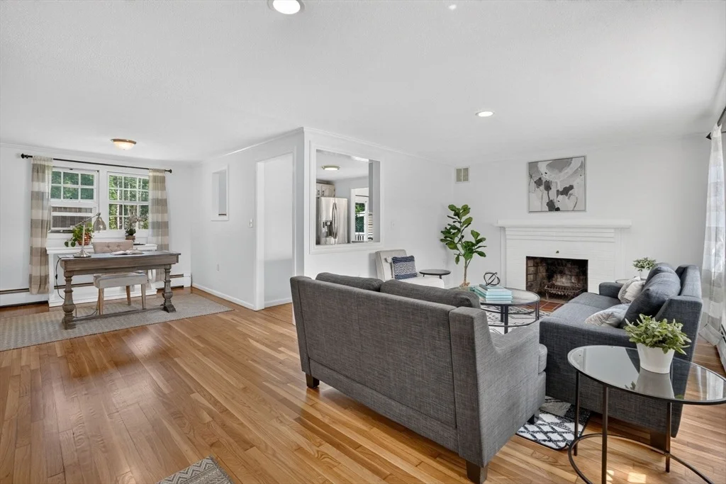 Photo of 8 Charlotte Dr