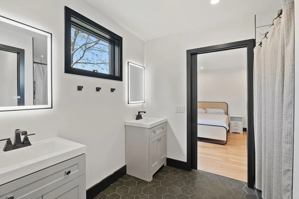 Photo of 498 Washington St
