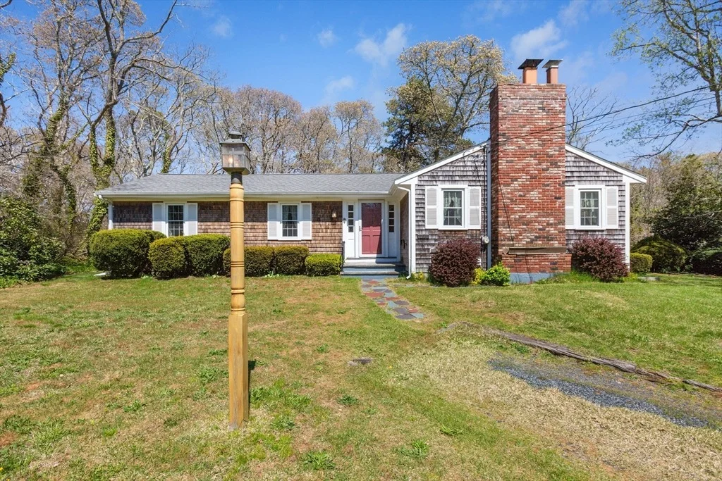 Photo of 1230 Massasoit Road