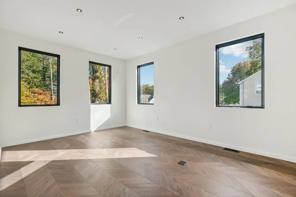 Photo of 883 Greendale Ave