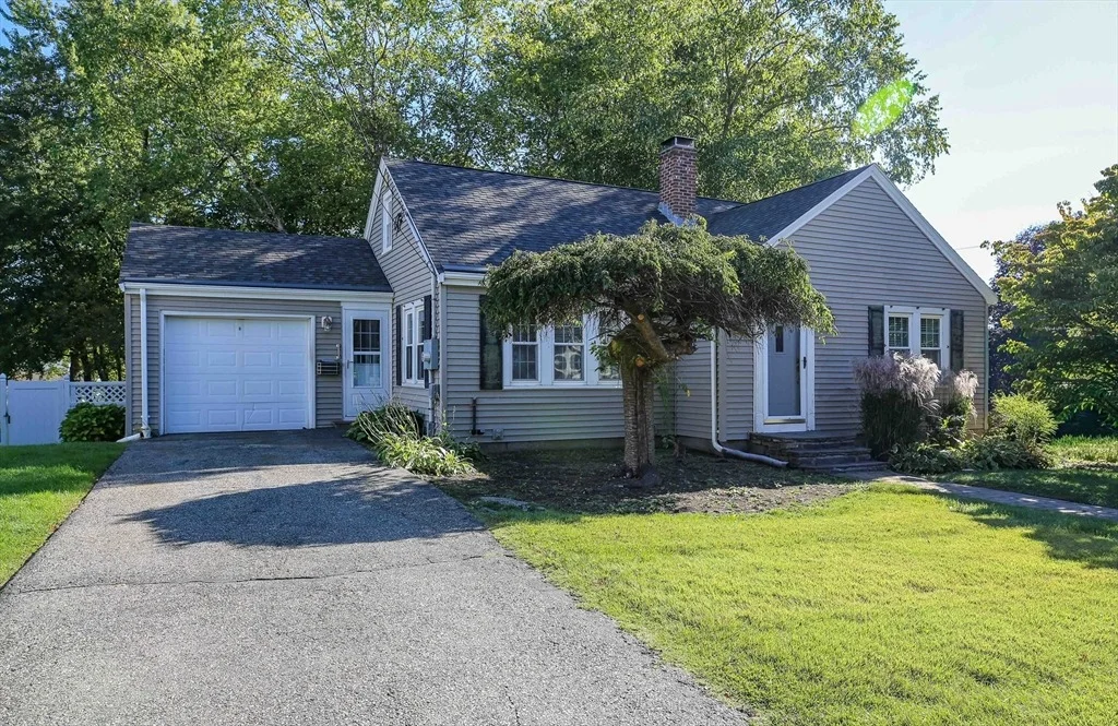 Photo of 14 Housatonic St