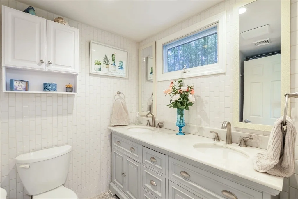 Photo of 74 Degrass Rd