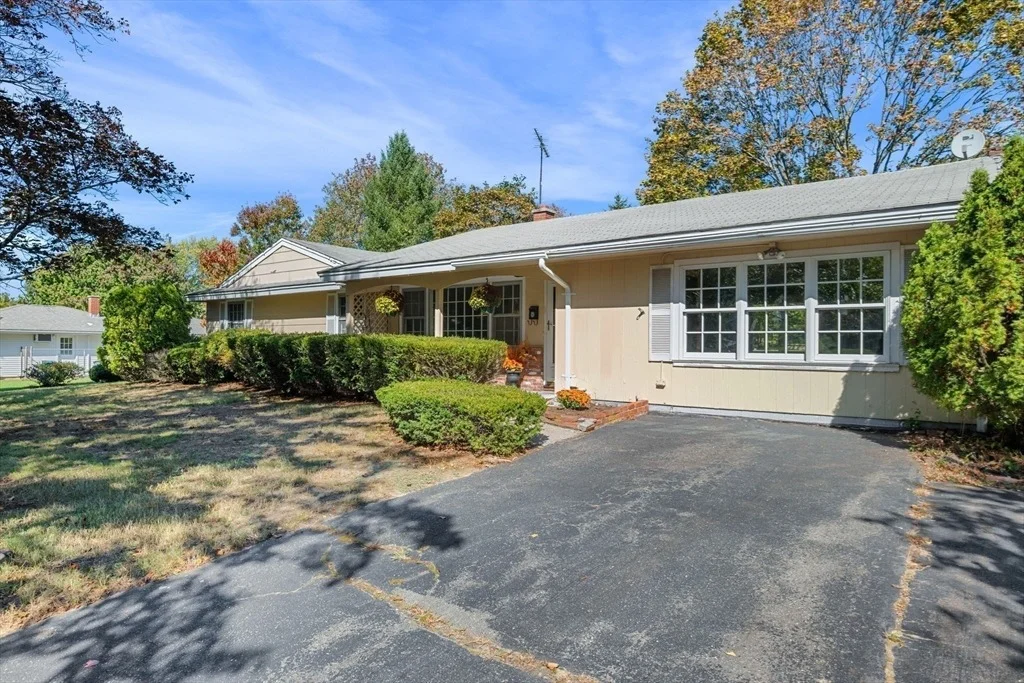 Photo of 8 Intervale Ave
