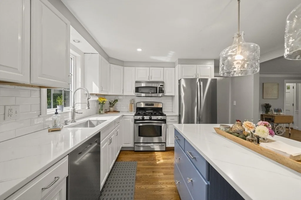 Photo of 595 Forest St