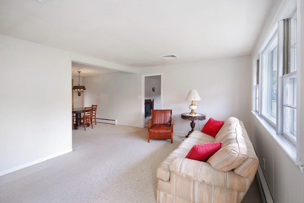 Photo of 12 Reo Rd