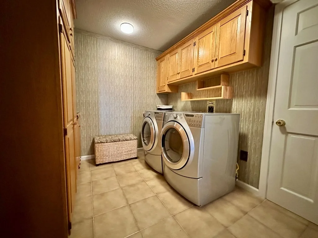 Photo of 608 Pinewood Dr