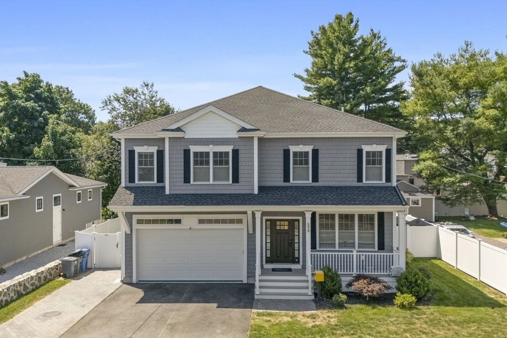 Photo of 698 Trapelo Road