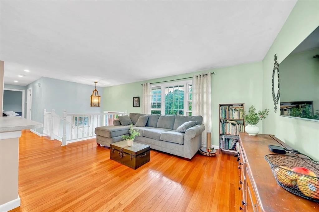Photo of 1 Howe St