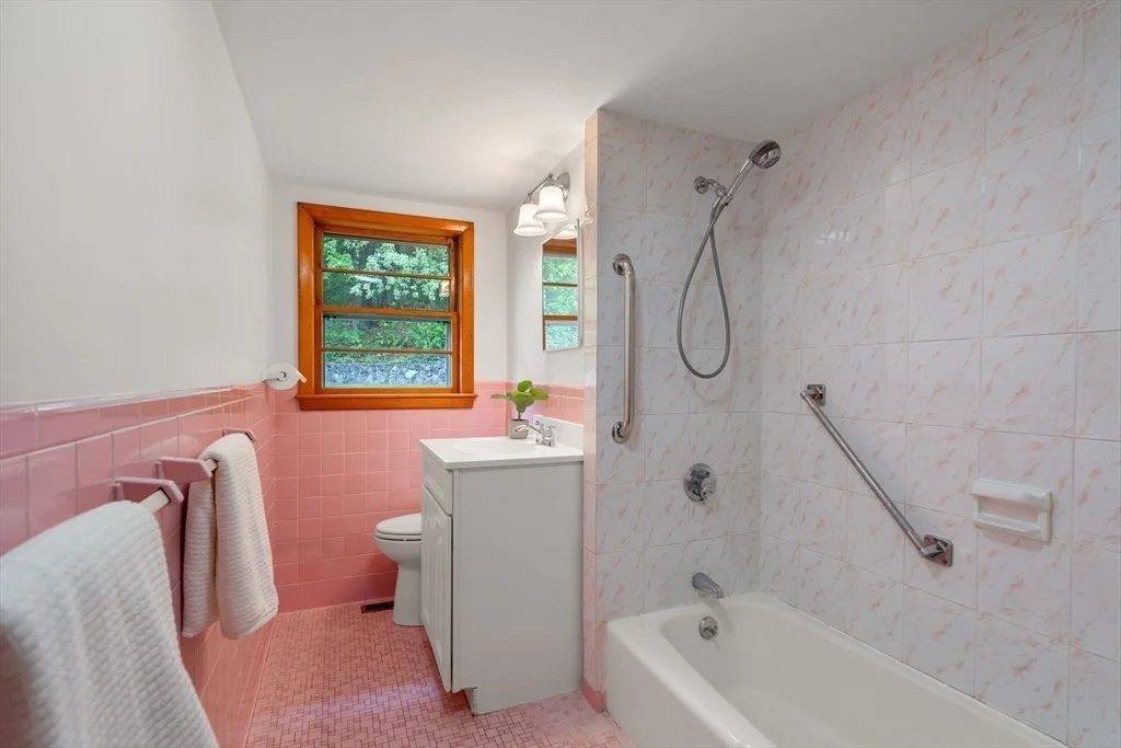 Photo of 33 Heather Drive
