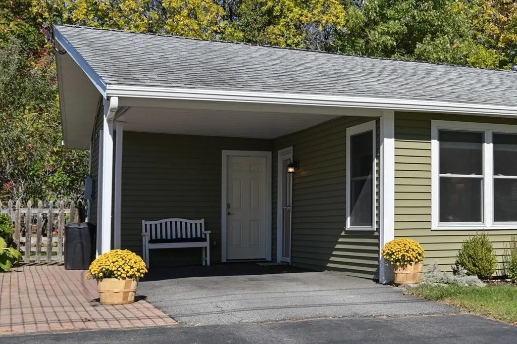 Photo of 18 Middlebrook Rd