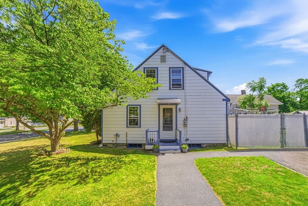 Photo of 4 Newhall Ave