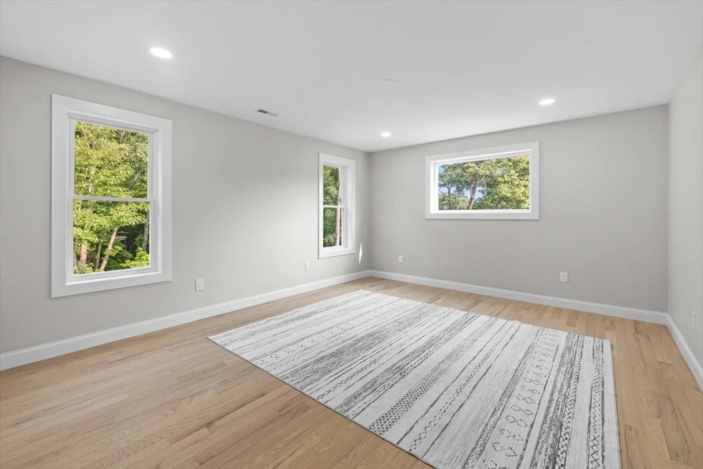 Photo of 10 Falcon Drive