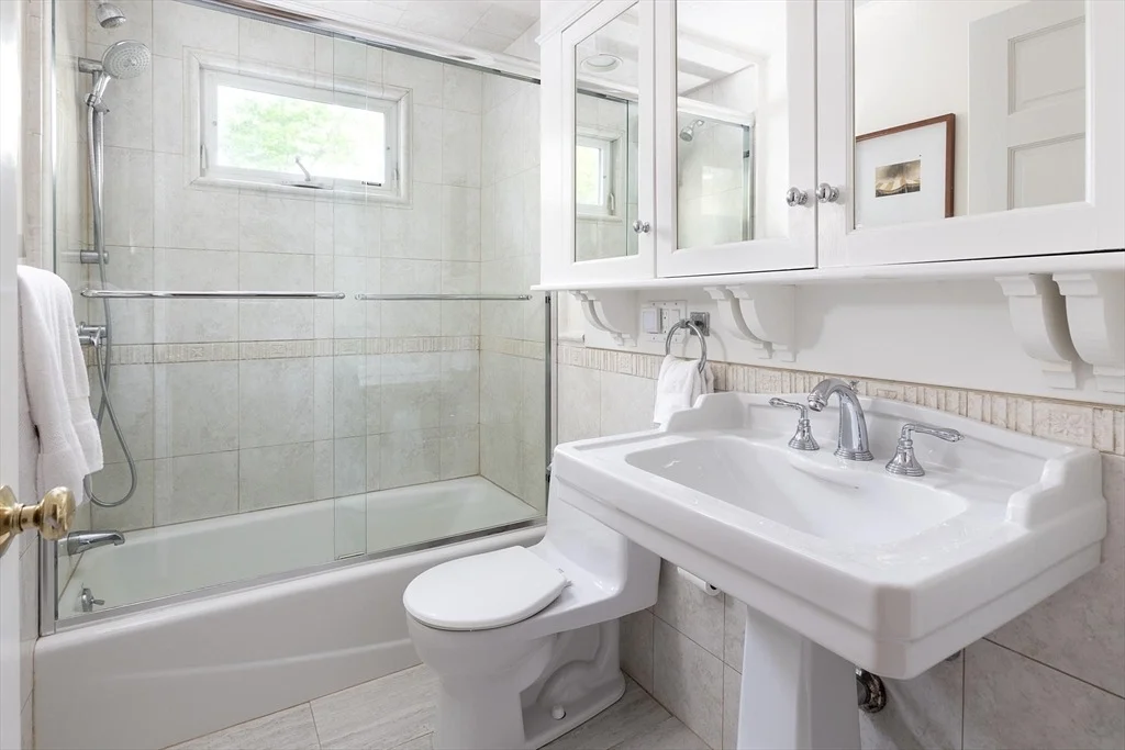Photo of 27 Roundwood Rd