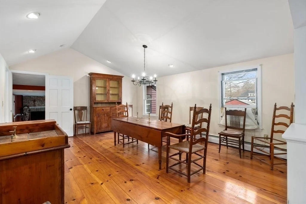 Photo of 422 Liberty Square Rd