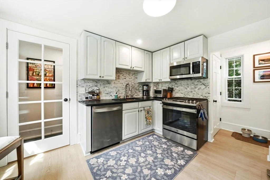 Photo of 11 Beacon St