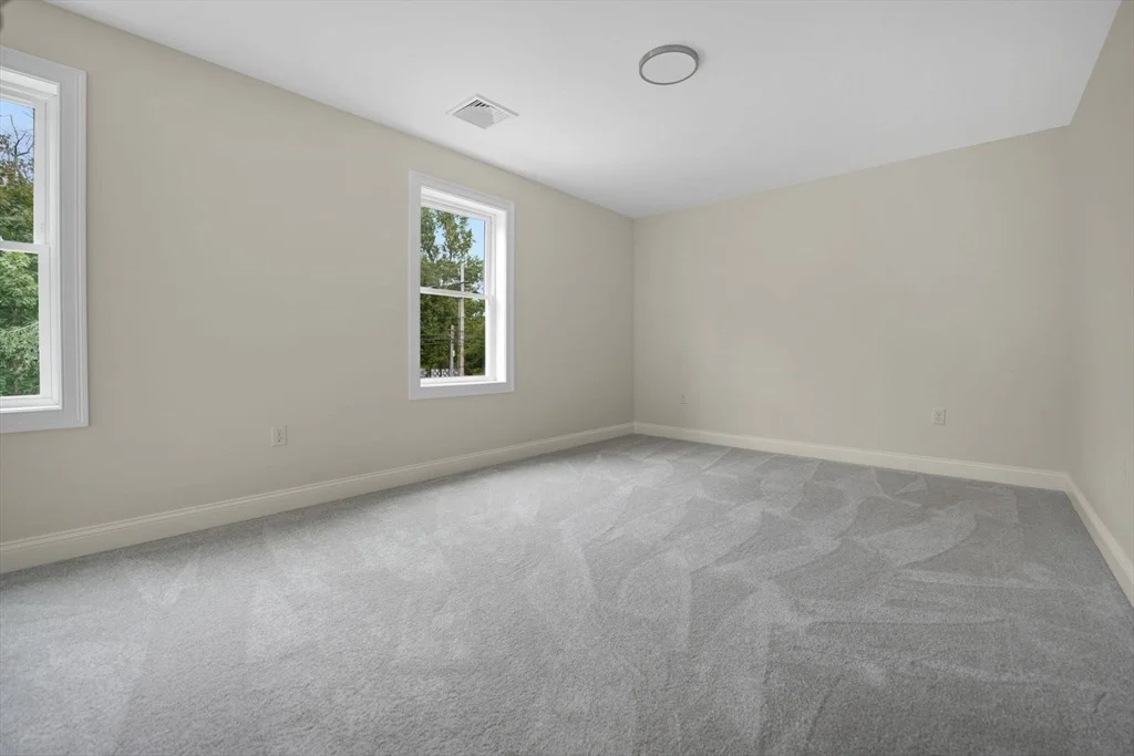 Photo of 661 Main St